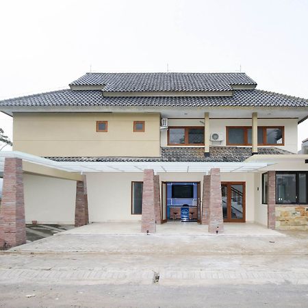 Reddoorz Plus At Panorama Villas Batu Batu  Exterior photo
