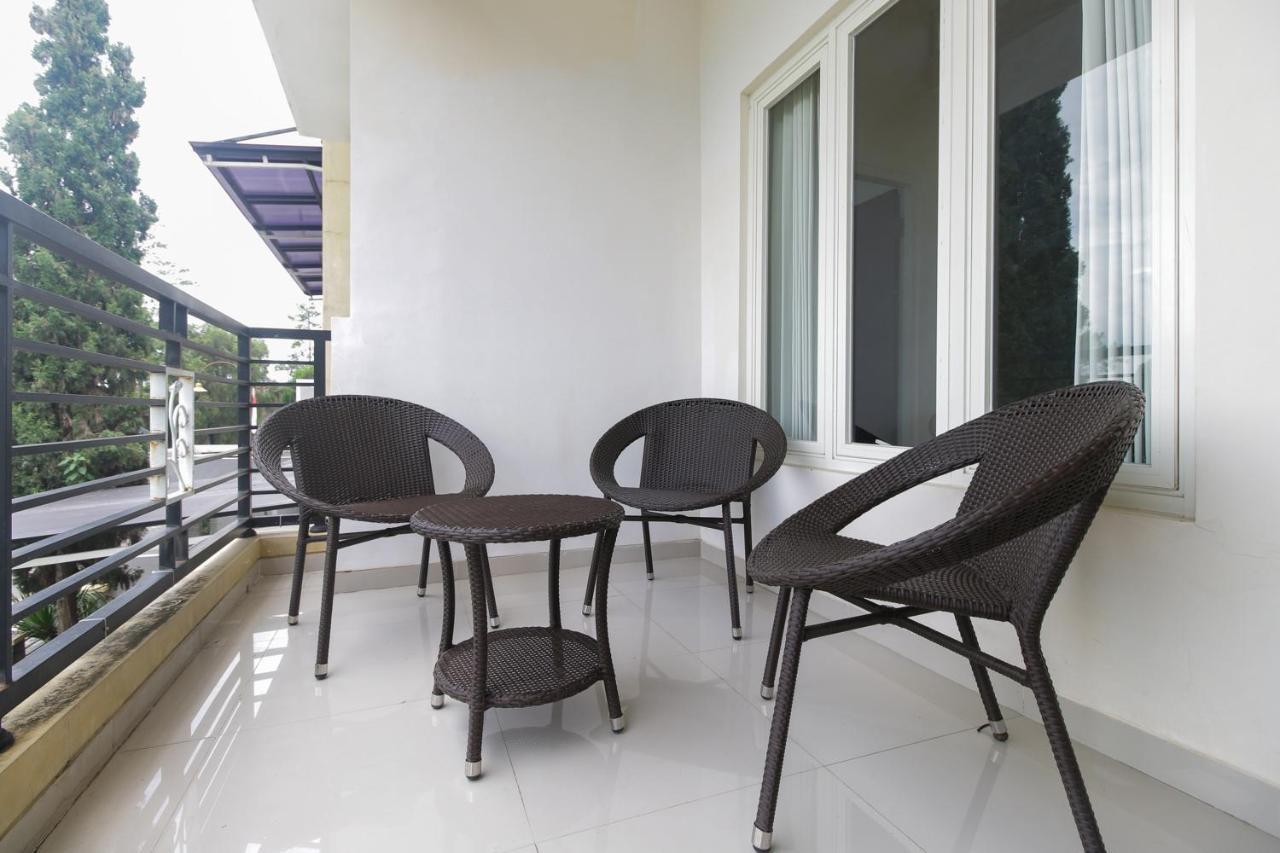 Reddoorz Plus At Panorama Villas Batu Batu  Exterior photo