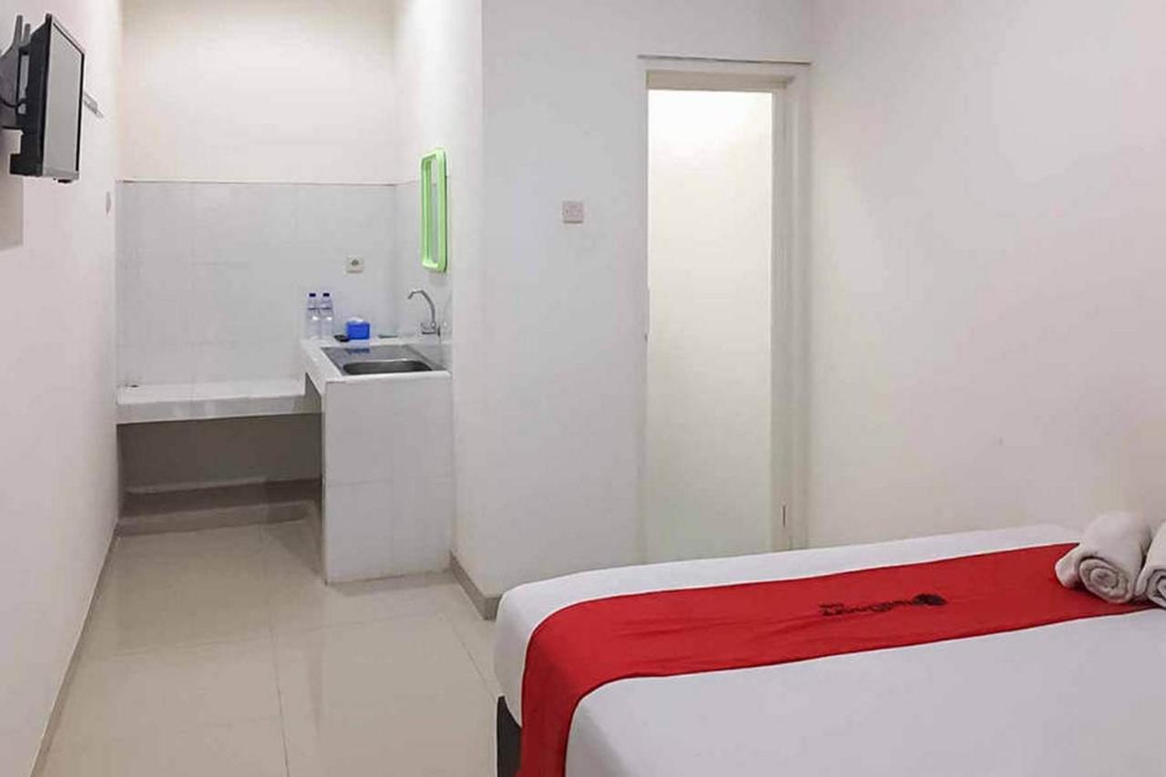 Reddoorz Plus At Panorama Villas Batu Batu  Exterior photo