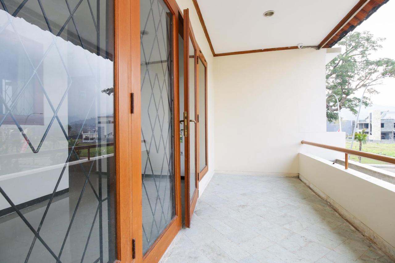 Reddoorz Plus At Panorama Villas Batu Batu  Exterior photo